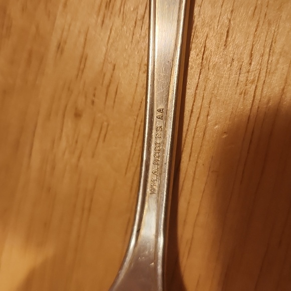 Vintage Wm A Rogers AA Silver Plate Forked Salad Serving Spoon - Picture 5 of 5